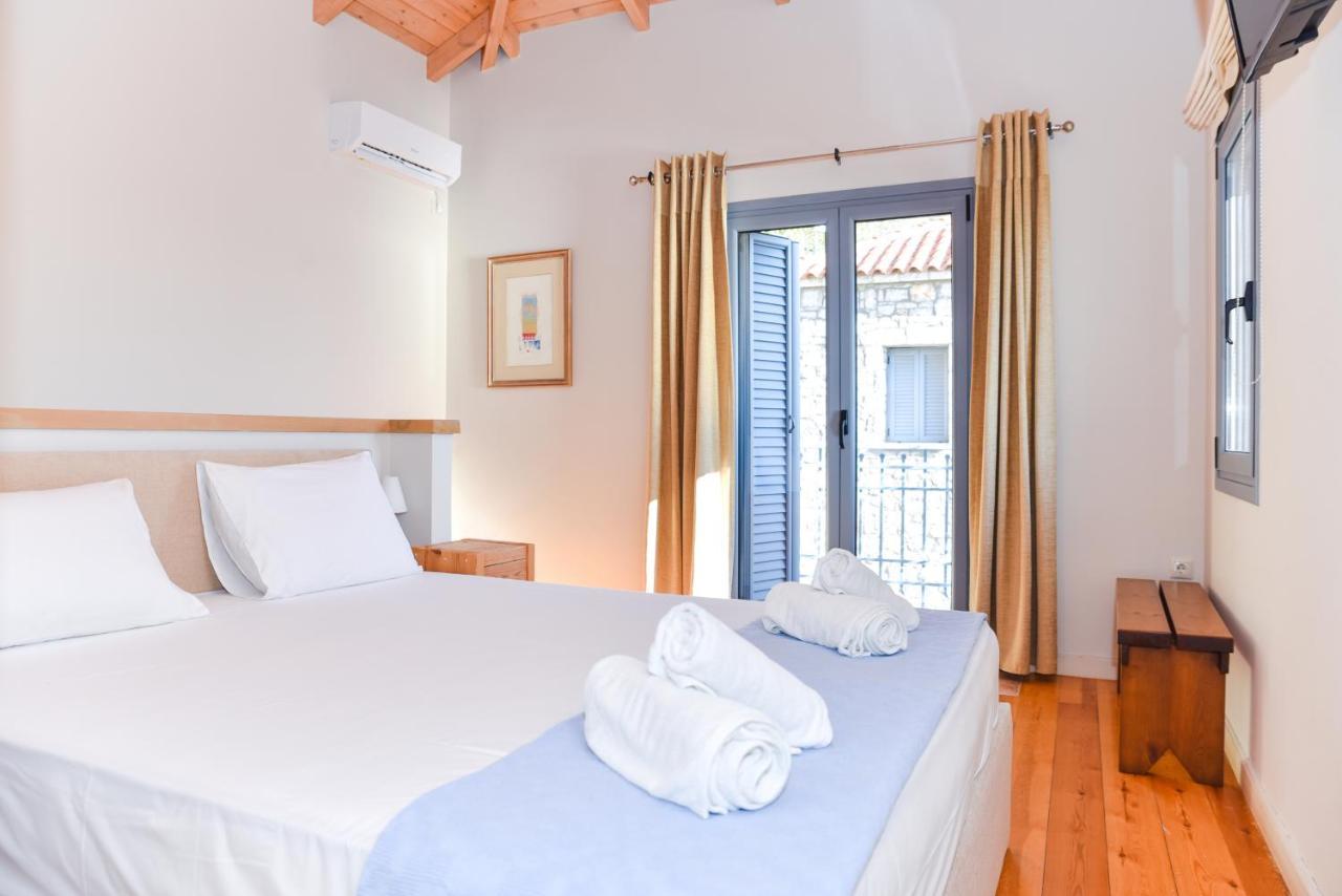 Ryalos Villas กาลามาตา ภายนอก รูปภาพ