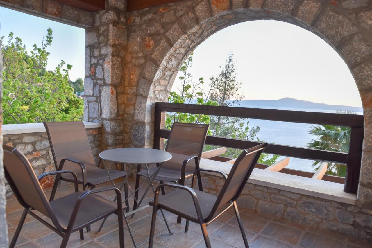 Ryalos Villas กาลามาตา ภายนอก รูปภาพ